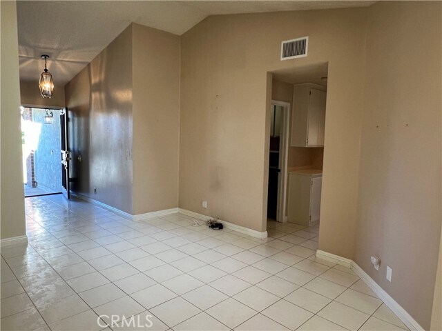 Building Photo - 2248 Tulip Ave