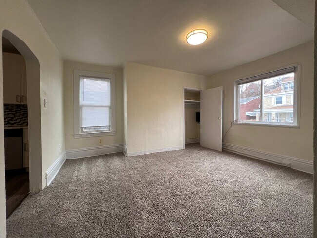 Foto del edificio - Updated 1BR Apartment w/ office.