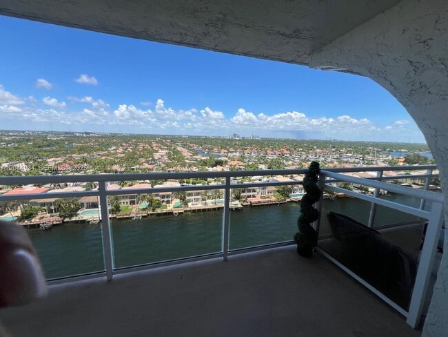 Building Photo - 1600 S Ocean Dr