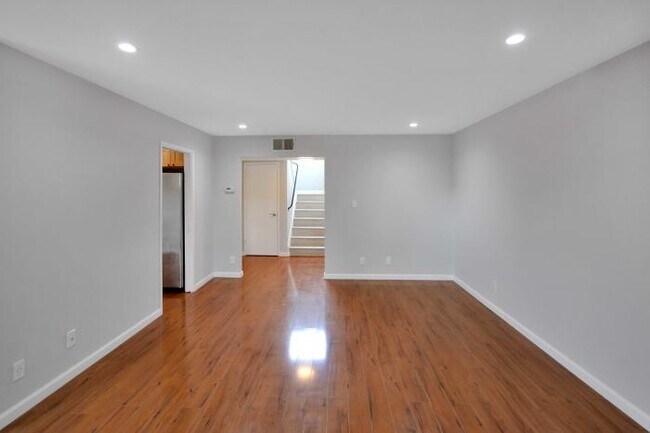 Building Photo - 3 bedroom in Foster City CA 94404