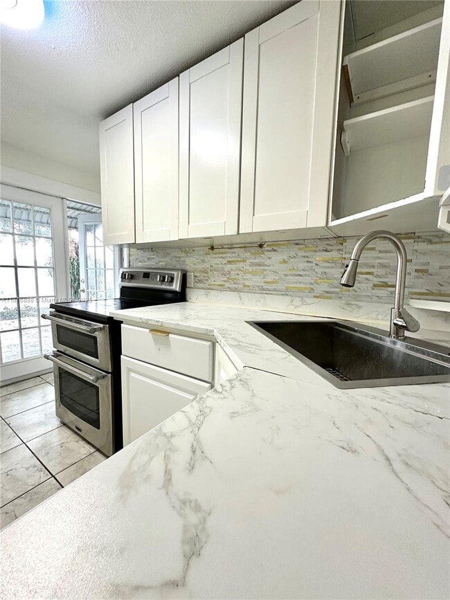 Building Photo - 4161 SW 56th Terrace