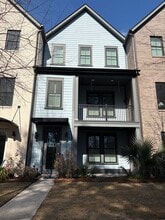 Building Photo - 1623 Florentia St