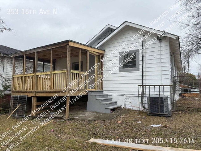 Building Photo - 353 16th Ave N