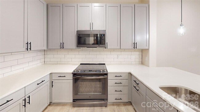 Foto del edificio - 3630 N Davidson St