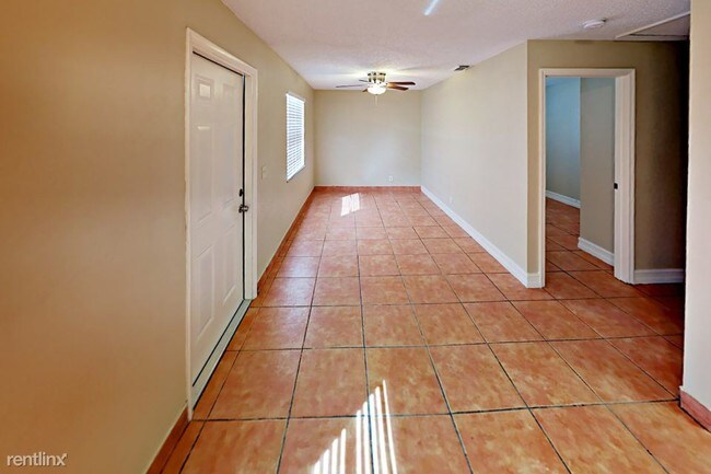 Foto del edificio - 1508 Barton Rd