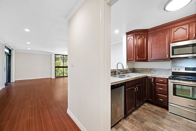 11750 W Sunset Blvd #301 Brentwood, CA 90049 - 11750 W Sunset Blvd