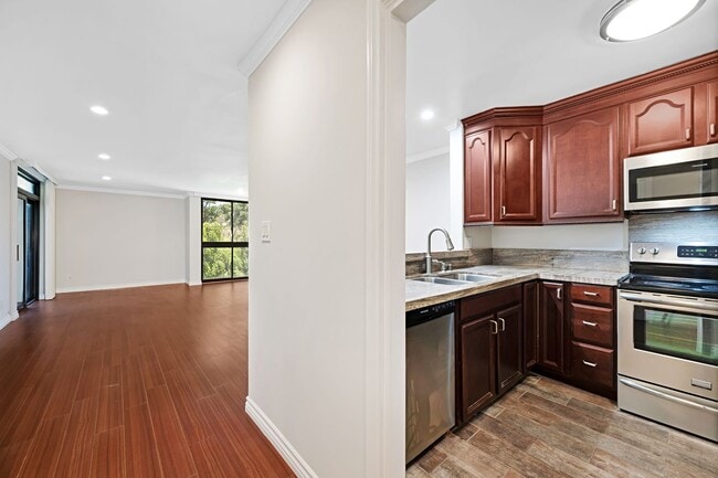 11750 W Sunset Blvd #301 Brentwood, CA 90049 - 11750 W Sunset Blvd