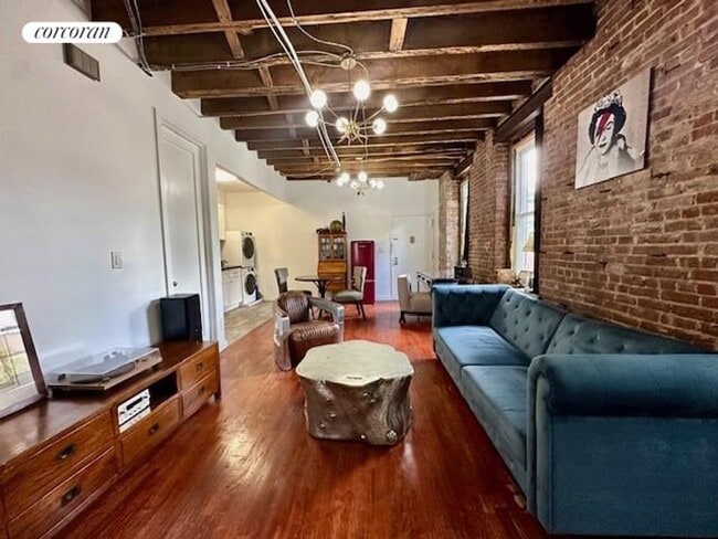 Building Photo - 702 Lafayette Ave
