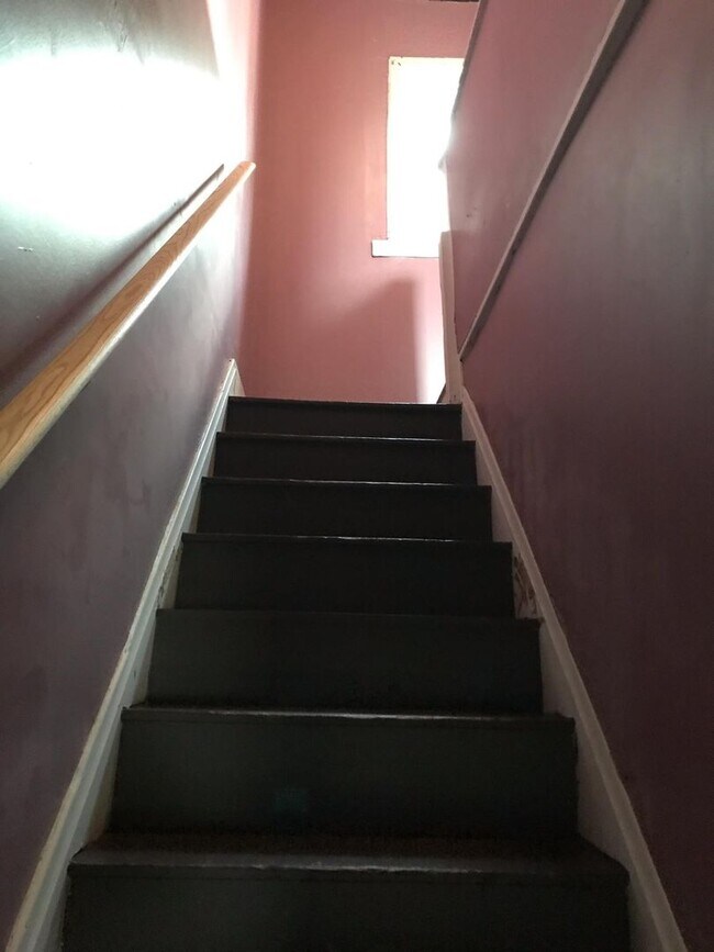 Foto del edificio - 2 bedrooms 1 bath