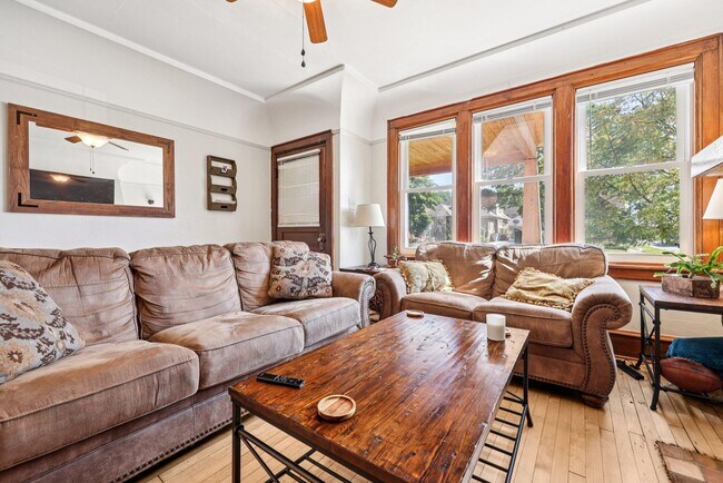 Foto del edificio - 2321 N 58th St