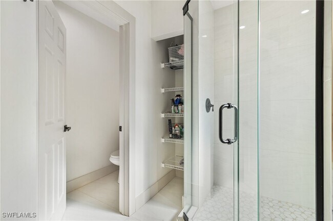 Foto del edificio - 9573 Roundstone Cir