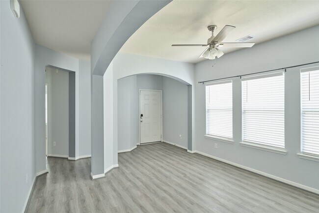 Foto del edificio - 21718 Grassy Hill Ln