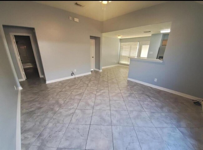 Foto del edificio - 14927 Diamond Way