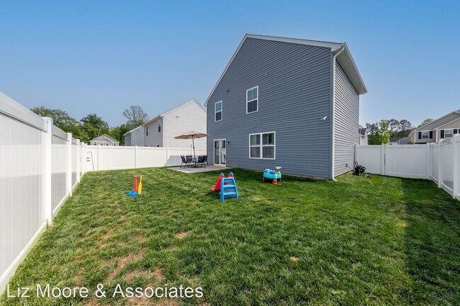 Building Photo - 4 br, 2.5 bath House - 1405 Marquis Parkway