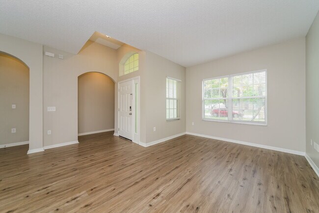 Foto del edificio - 243 Anson Dr