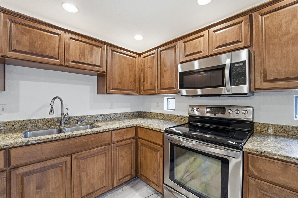 Stunning 3-bedroom, 2-bathroom home located in the heart of Scottsdale, AZ. - Stunning 3-bedroom, 2-bathroom home located in the heart of Scottsdale, AZ.