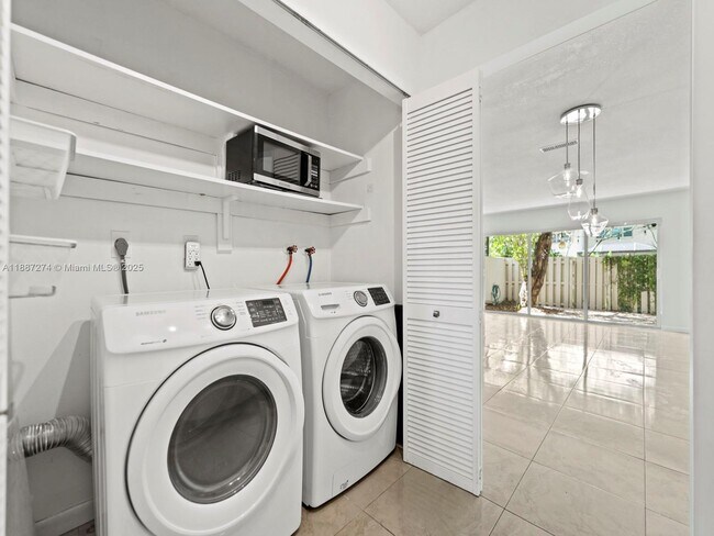 Foto del edificio - 8218 SW 82nd Ct