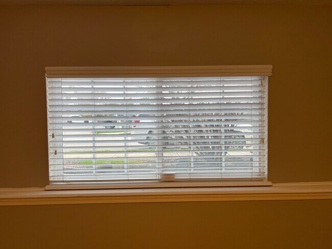 Foto del edificio - 13833 Willesden Cir