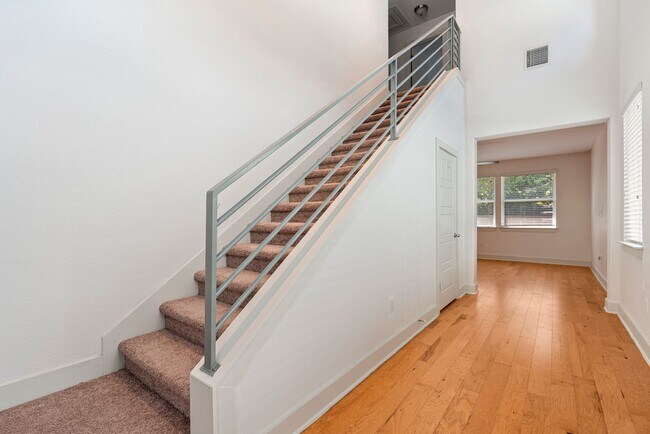 Building Photo - Modern Comfort and Downtown Convenience Me...