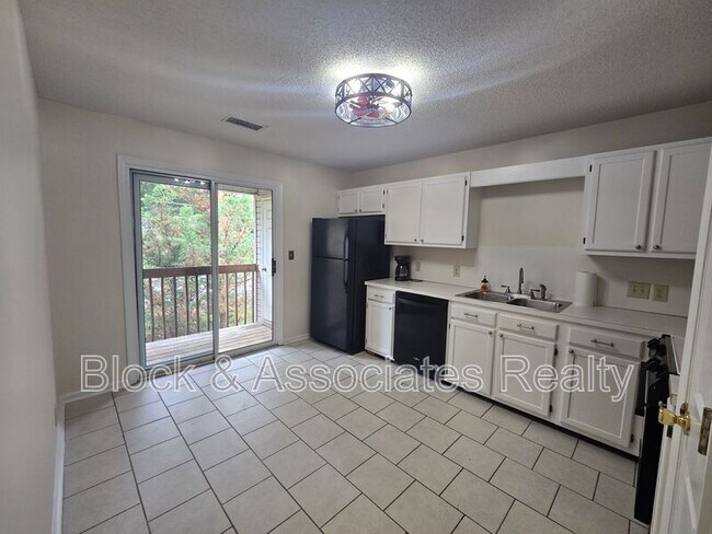 Building Photo - 110 Westbrook Ct