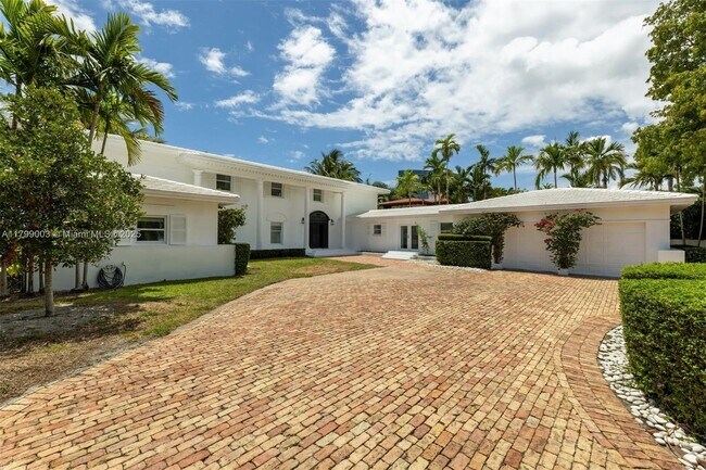 Building Photo - 610 Sabal Palm Rd