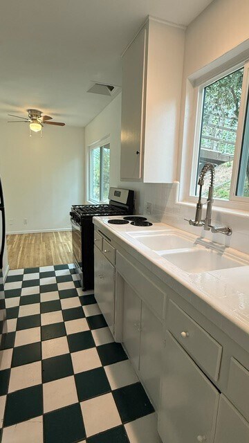 Foto del edificio - 2204 Fair Oak View Ter