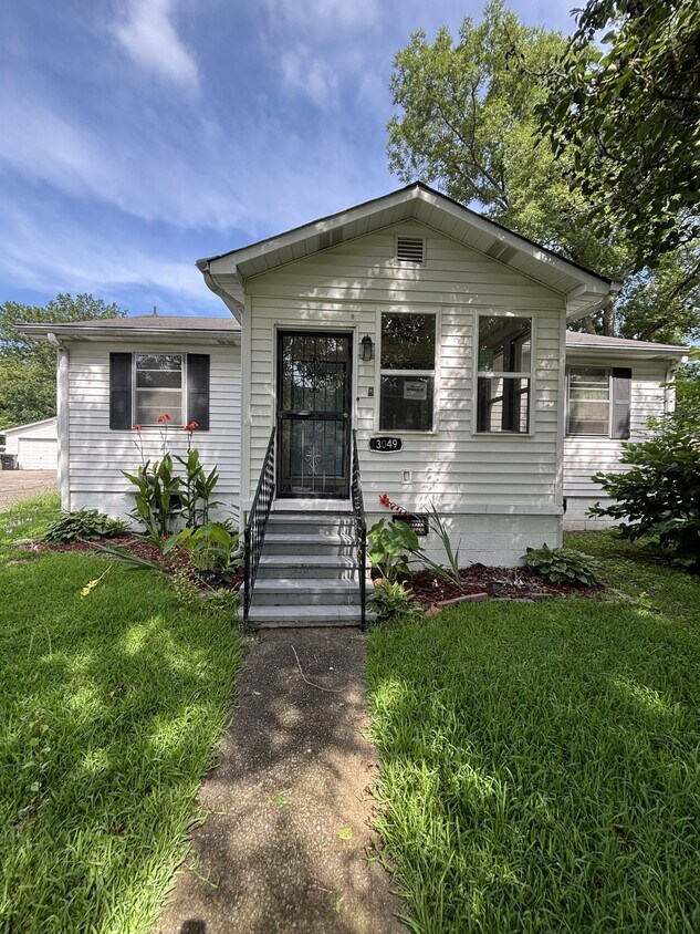 Primary Photo - 3049 Highland Dr