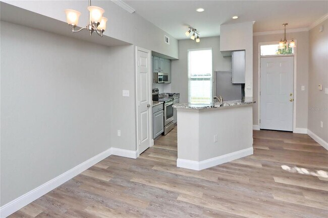 Foto del edificio - 9088 Lake Chase Island Way