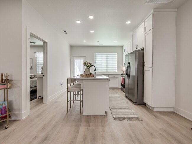 Foto del edificio - 1316 S College Ave