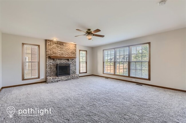 Building Photo - 2631 Partlow Dr