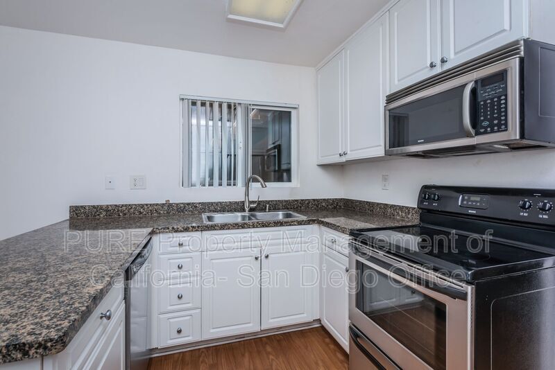 Foto principal - 17087 W Bernardo Dr