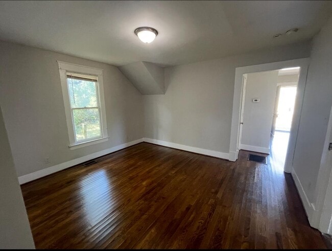 Building Photo - 3701 John Mallette Dr