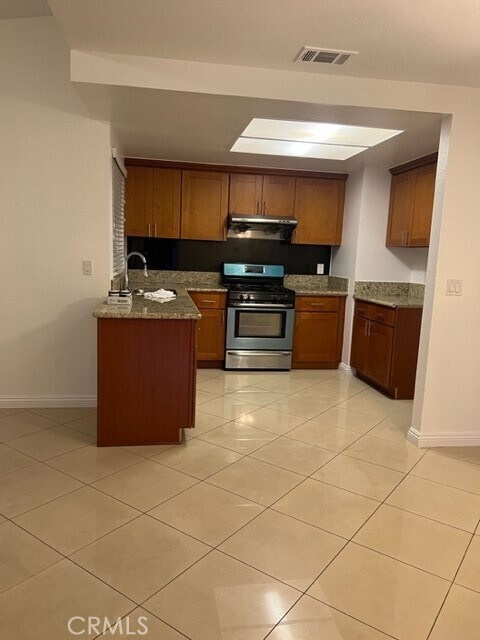 Foto del edificio - 13811 Earl Ave