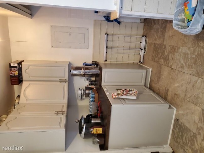 Foto del edificio - 3 br, 1 bath House - 406 Bertha Lane