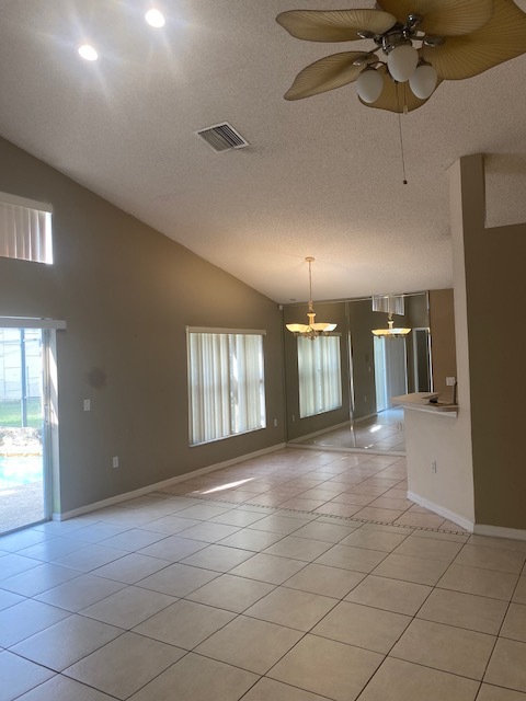 Foto del edificio - 4548 Raintree Ridge Rd