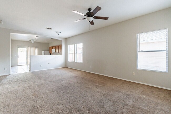 Foto del edificio - BRAND NEW CARPET