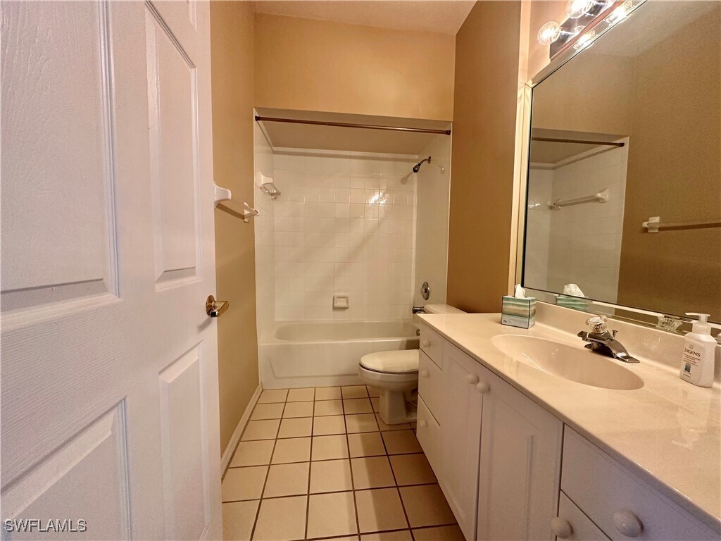 Building Photo - 200 Lady Palm Dr