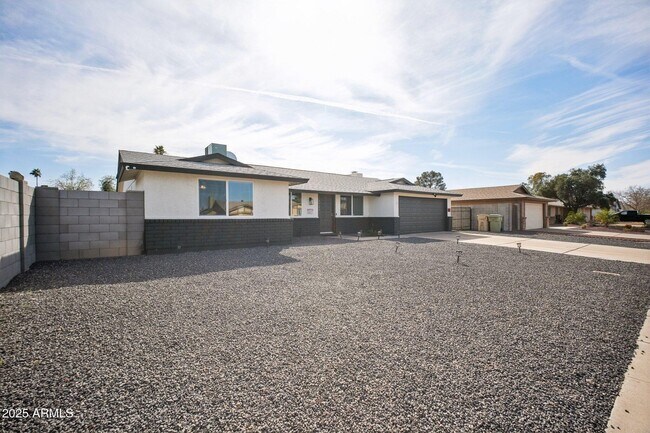 Foto del edificio - 6123 W Karen Lee Ln