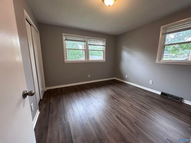 Building Photo - 3304 Caywood Dr NW