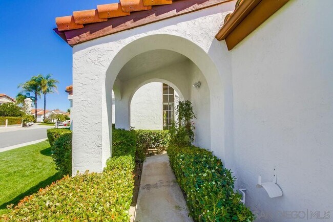 Building Photo - 11742 Avenida Sivrita