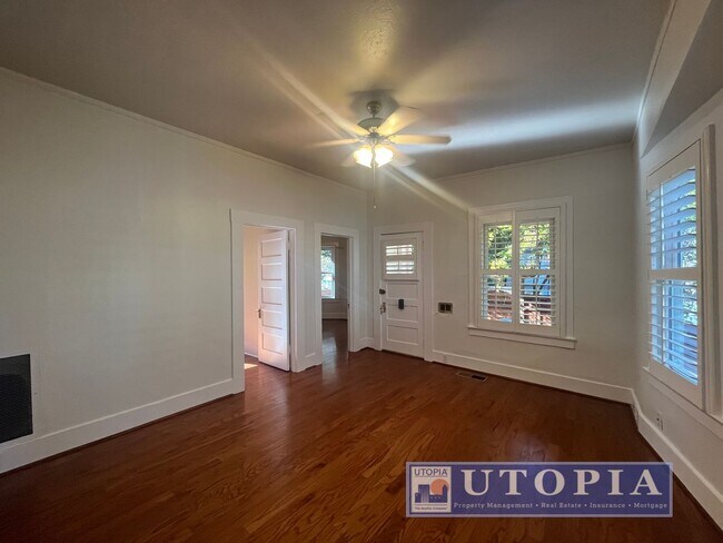 Foto del edificio - Charming Victorian Home with 3 bedrooms an...
