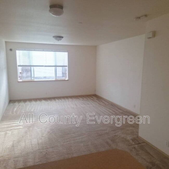 Building Photo - 3110 S 43rd St