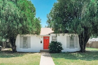 Building Photo - 2605 35th St