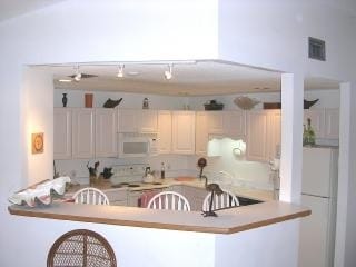 Foto del edificio - 7 Lexington Ln E