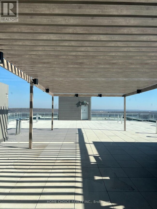 Photo du bâtiment - 58 Lakeside Ter