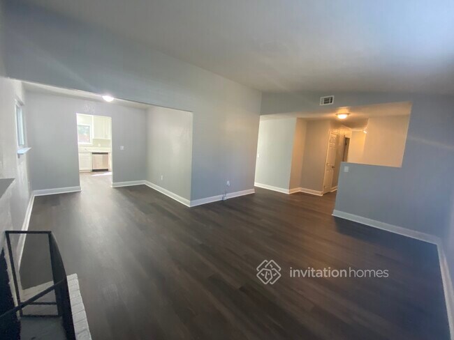 Building Photo - 960 Pembroke Way