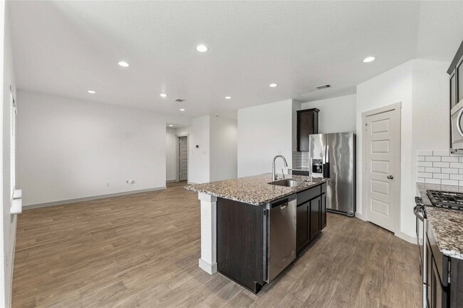 Foto del edificio - 8127 Molasses Wy