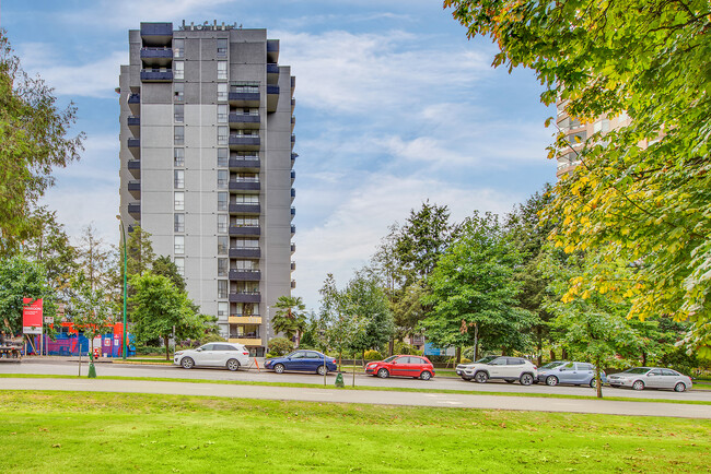 Building Photo - Parklea Apartments