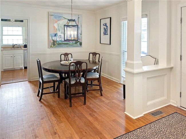 Foto del edificio - 2077 Fairhaven Cir NE