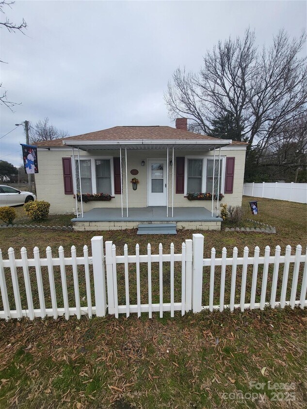 Foto principal - 13813 Holbrooks Rd
